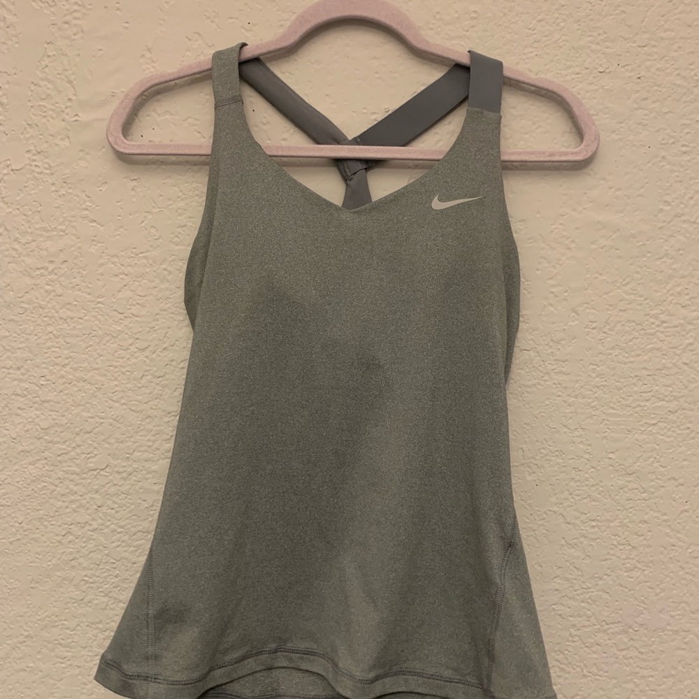 NWOT Nike tank top with sports bra size Medium
